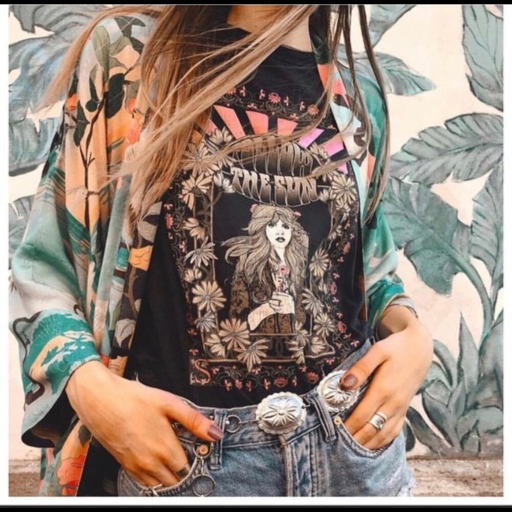 NWT "VINTAGE" SPELL DESIGNS FOLLOW THE SUN STEVIE NICKS TEE S - Picture 3 of 10